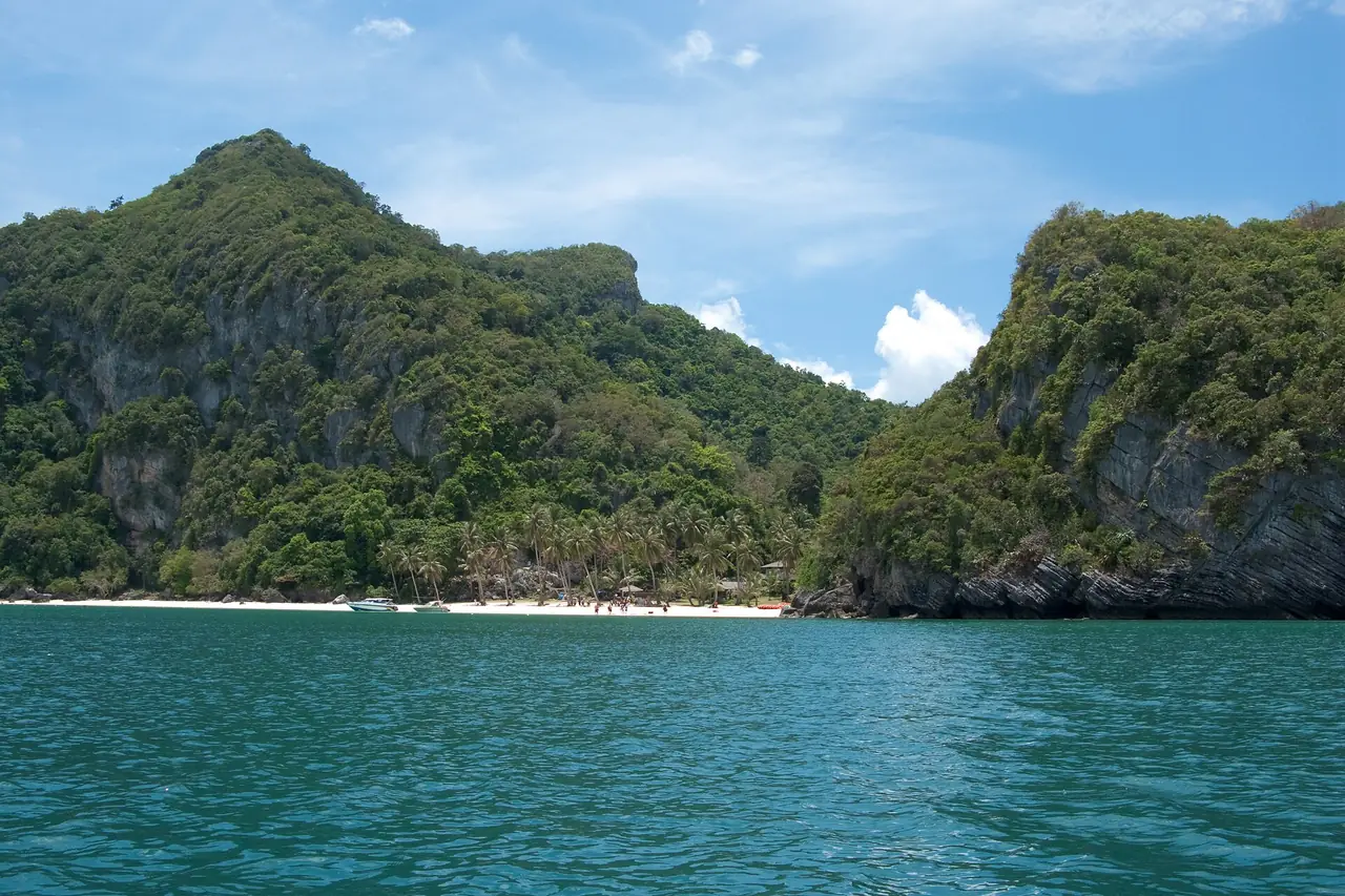 ภาพเกาะสมุย: หมู่เกาะอ่างทอง จากสมุย ค่าเข้า ปิดฤดู ผาจันทร์จรัส