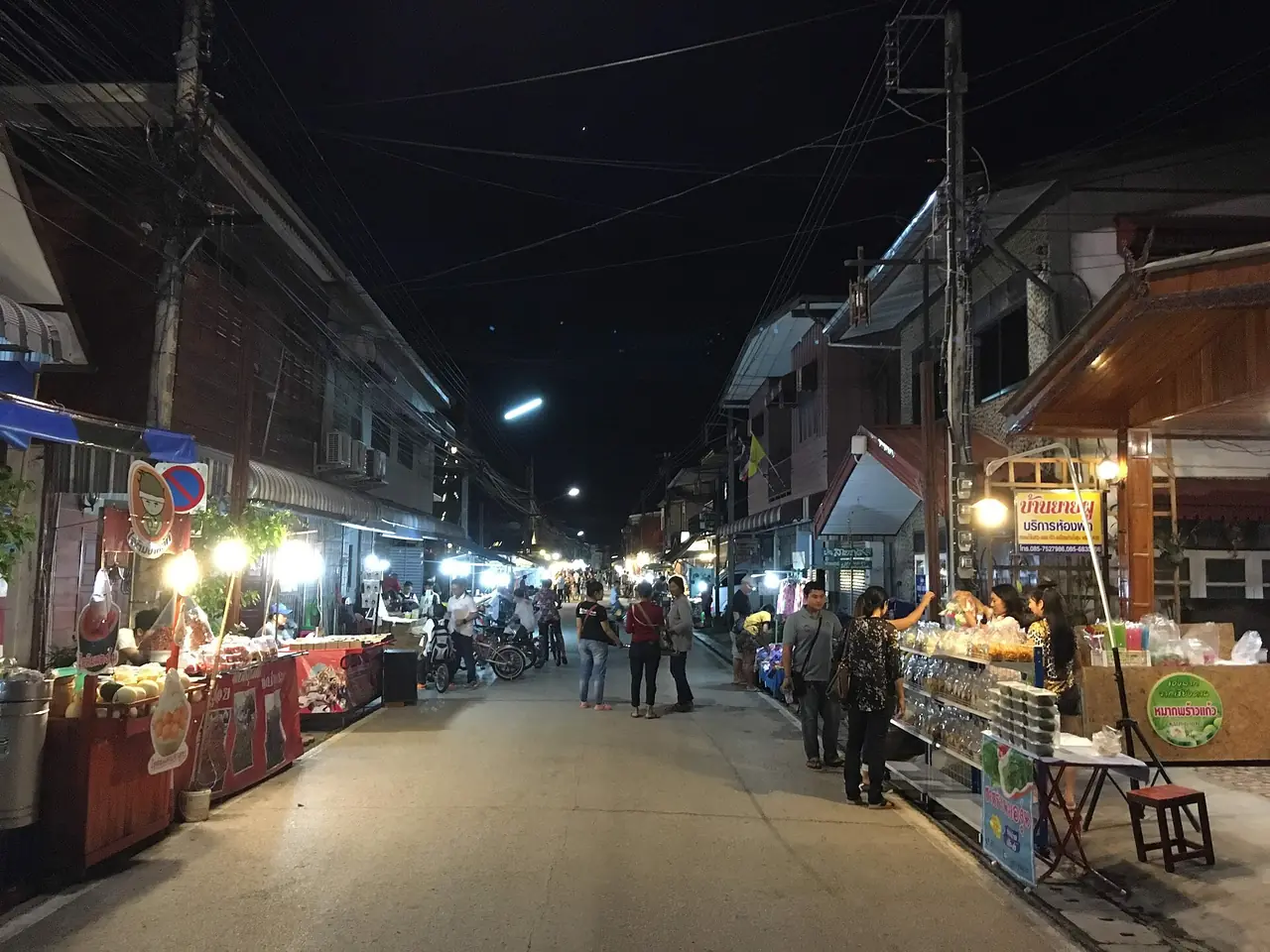 ภาพเลย: ถนนคนเดินเชียงคาน: เวลา ตักบาตร แก่งคุดคู้ ภูทอก