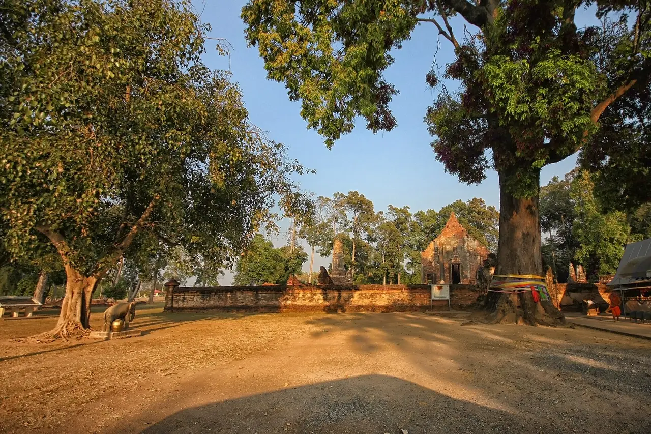 ภาพพิจิตร: เมืองเก่าพิจิตร วัดโพธิ์ประทับช้าง บางคลาน ตะพานหิน