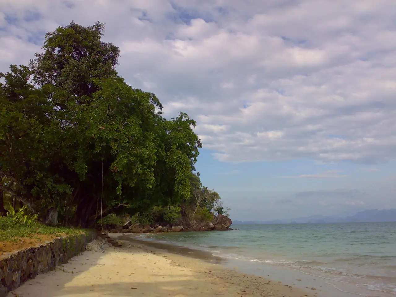 ภาพเกาะยาวน้อย: ที่พักเกาะยาวน้อย พักฝั่งไหนดี ฝั่งตะวันออก หาดท่าเขา