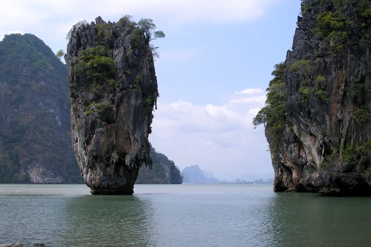 ภาพพังงา: ที่พักพังงา พักย่านไหนดี อ่าวพังงา เกาะยาว ตะกั่วป่า