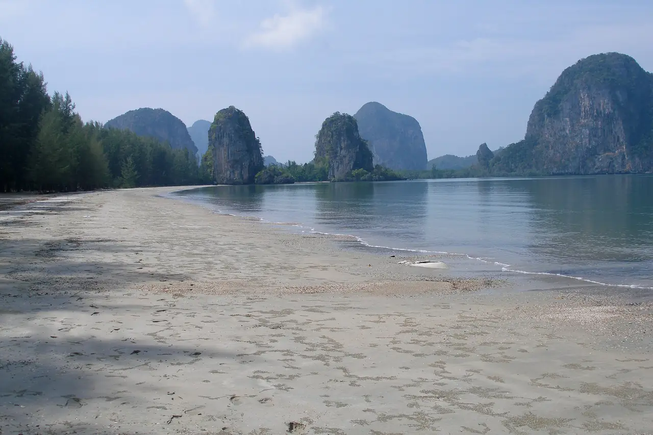 ภาพตรัง: ที่พักตรัง: เลือกตัวเมือง ปากเมง หรือเกาะ